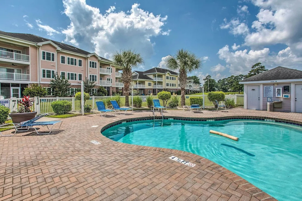 Bright Myrtle Beach Condo w/ Balcony!
