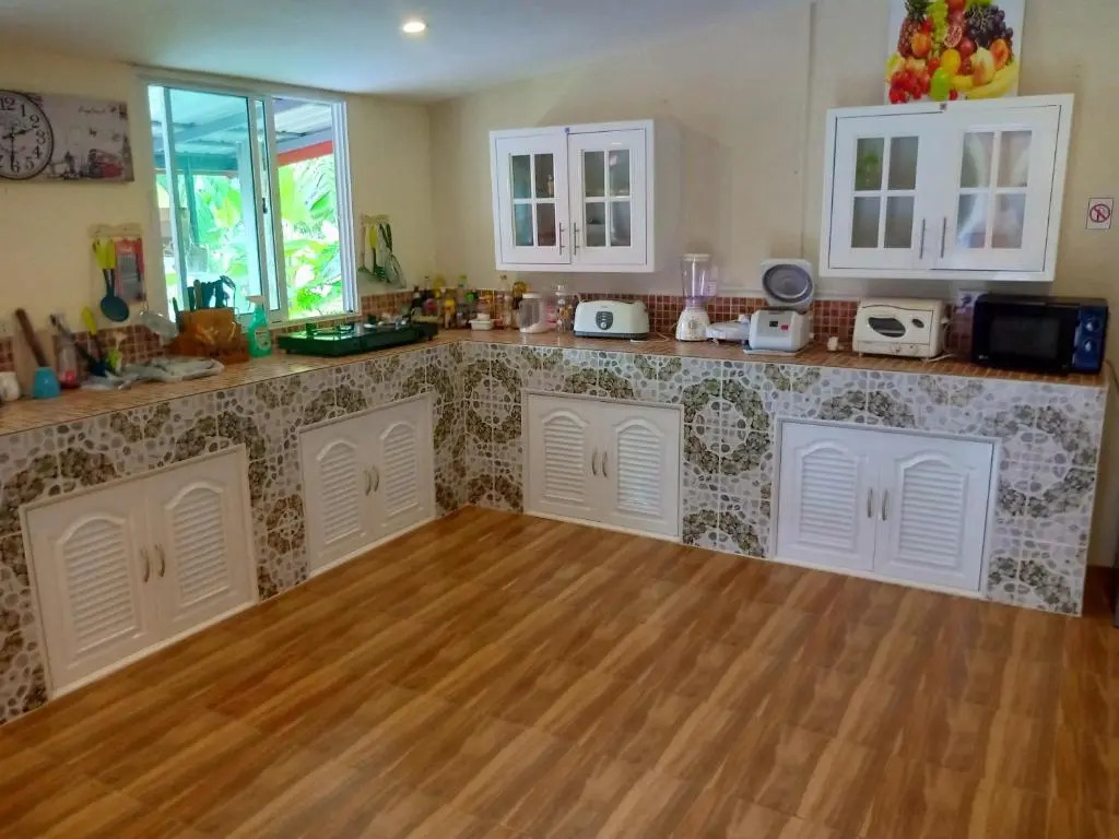 Private 2 Bedroom Villa With Swimming Pool Tropical Gardens Fast Wifi Smart Tv