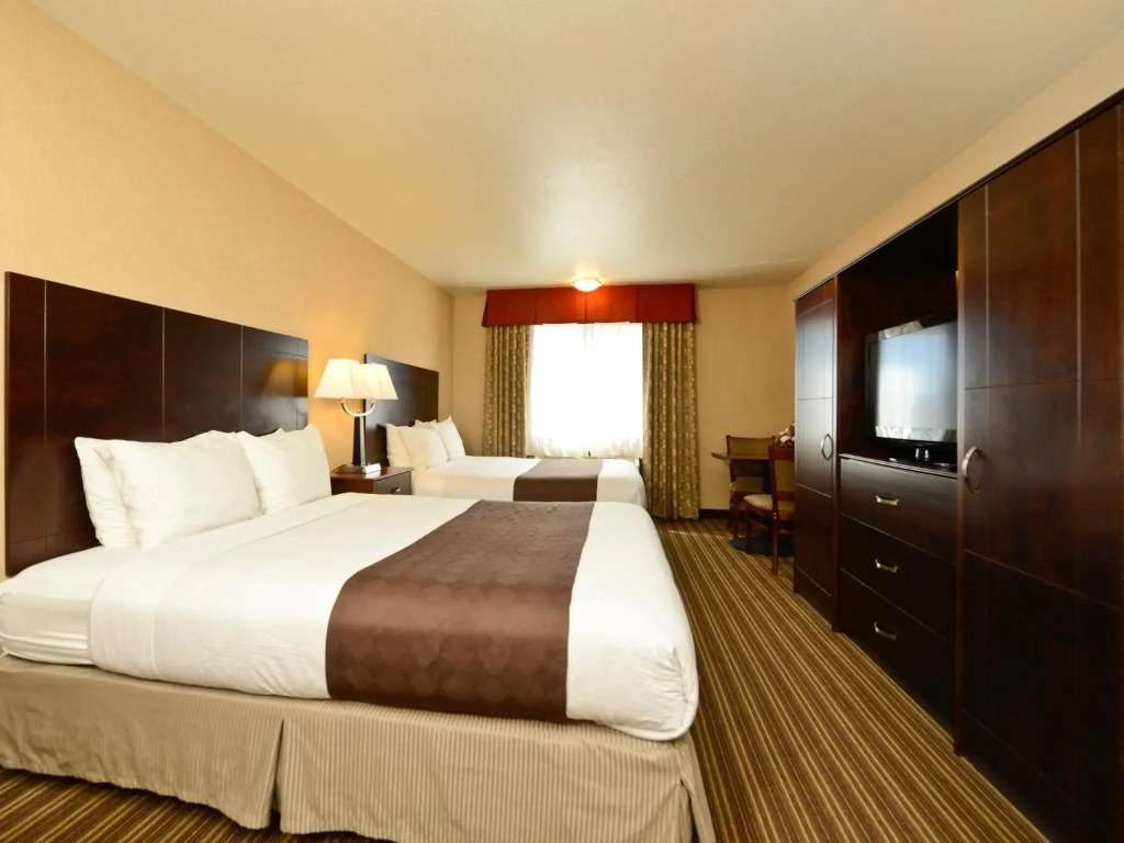 Yellowstone West Gate Hotel