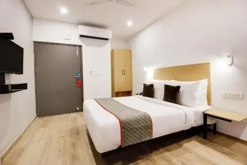 OYO 74355 Oyo Townhouse 252 Rcc Prime