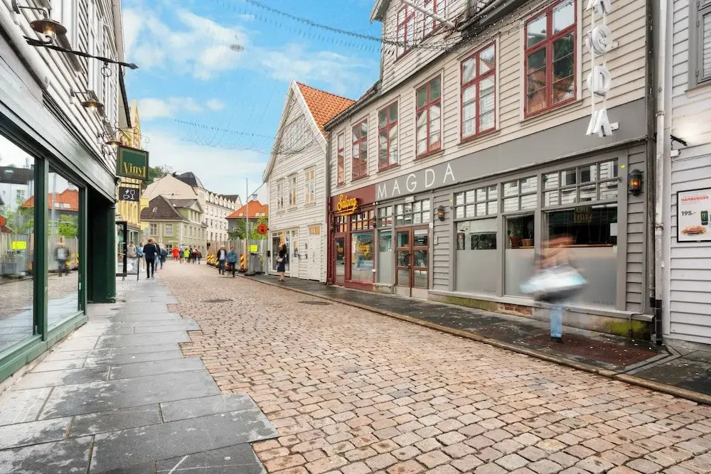 NEW JULY 2026! BREEZE Bergen City - Self Service