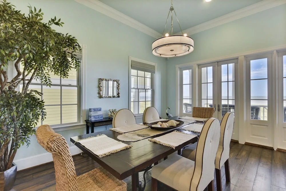 Seaside Euphoria - 4 Br Home
