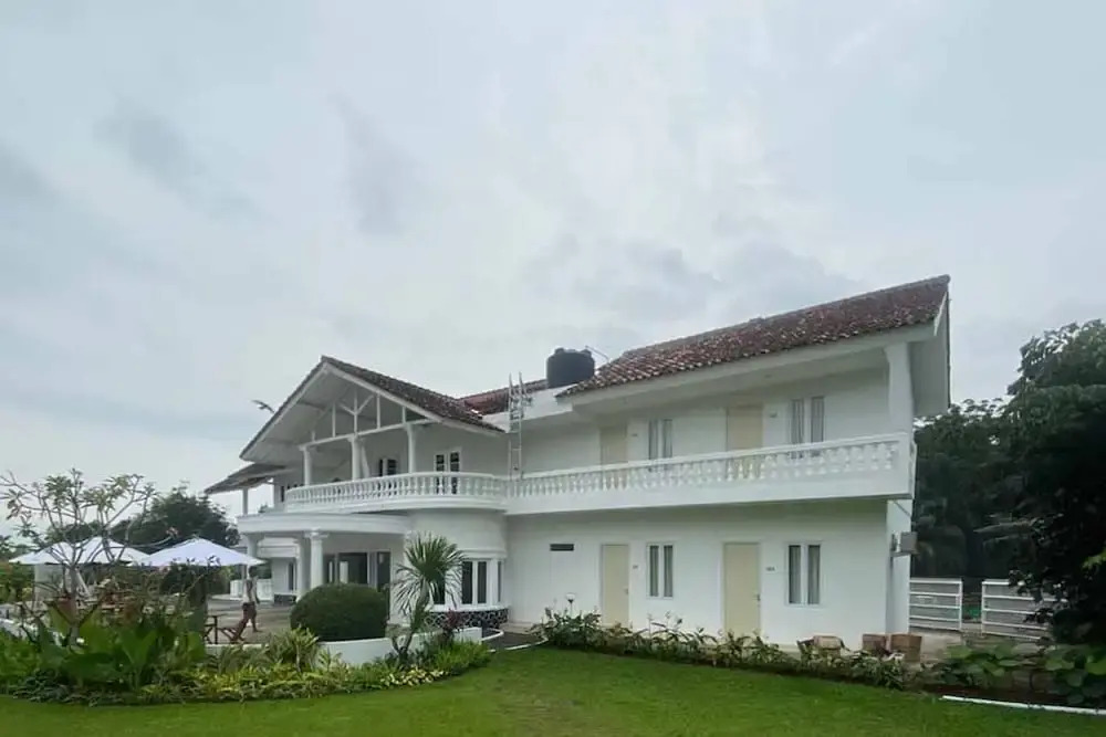 RedDoorz Plus @ Megamendung Puncak 2