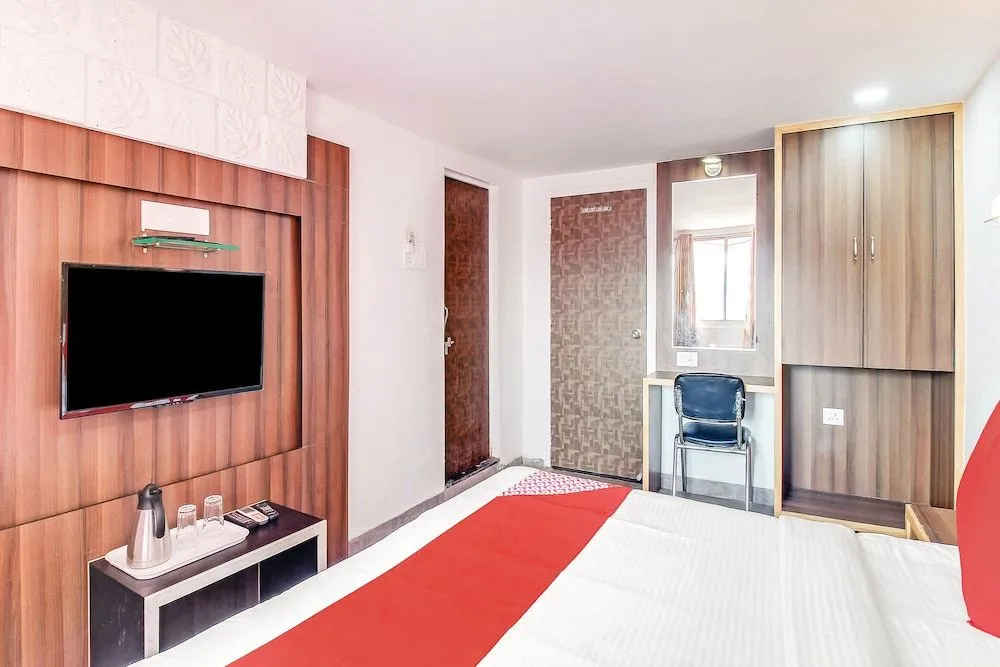 OYO 30764 Hotel Jj International