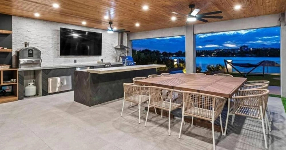 Star Villa Opulent Waterfront Property