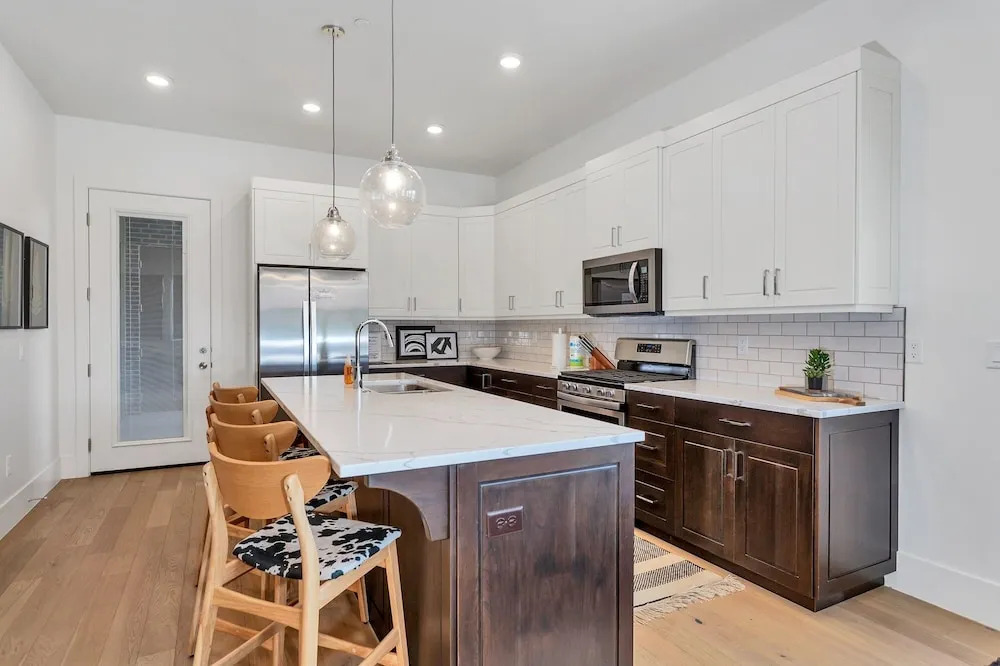 9 At Bloomington Country Club 3 Bedroom Apts