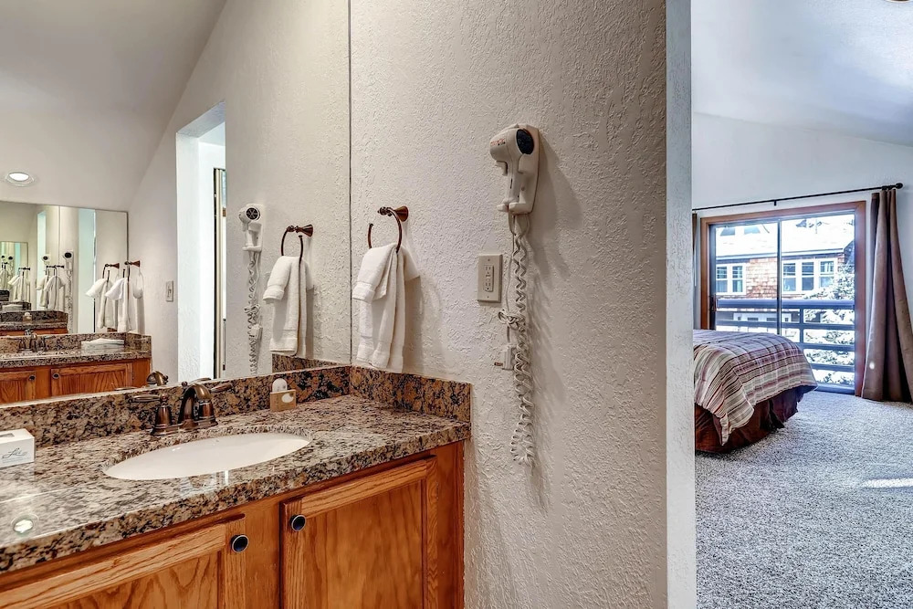 Silver Cliff Village 205
