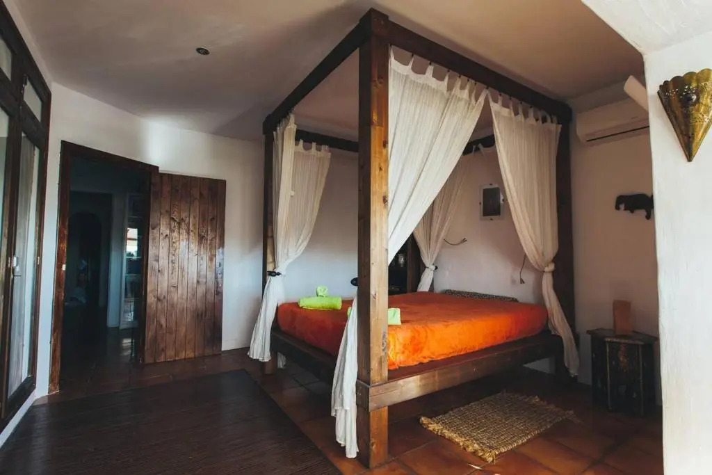 Entre Olivos: Very Charming Villa 18 SLEEPERS
