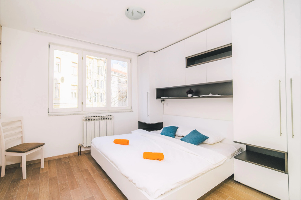 Modern 2bdr Apartment-cathedral View-best Location