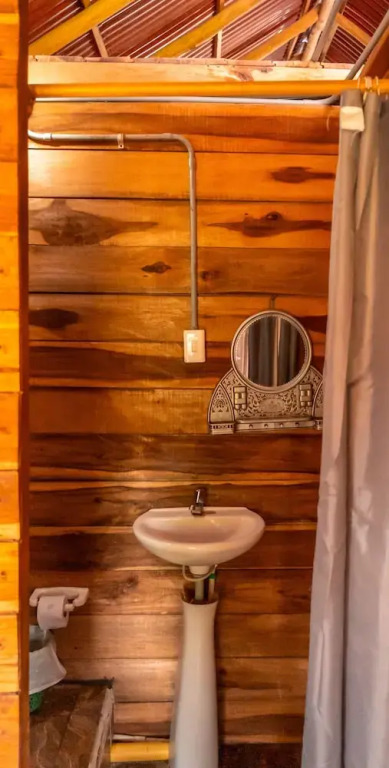 the mompe beach hostal