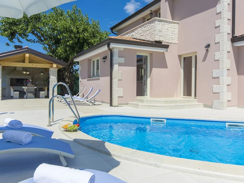 Luxuriously Equipped Villa With Private Pool Offers you an Excellent Vacation