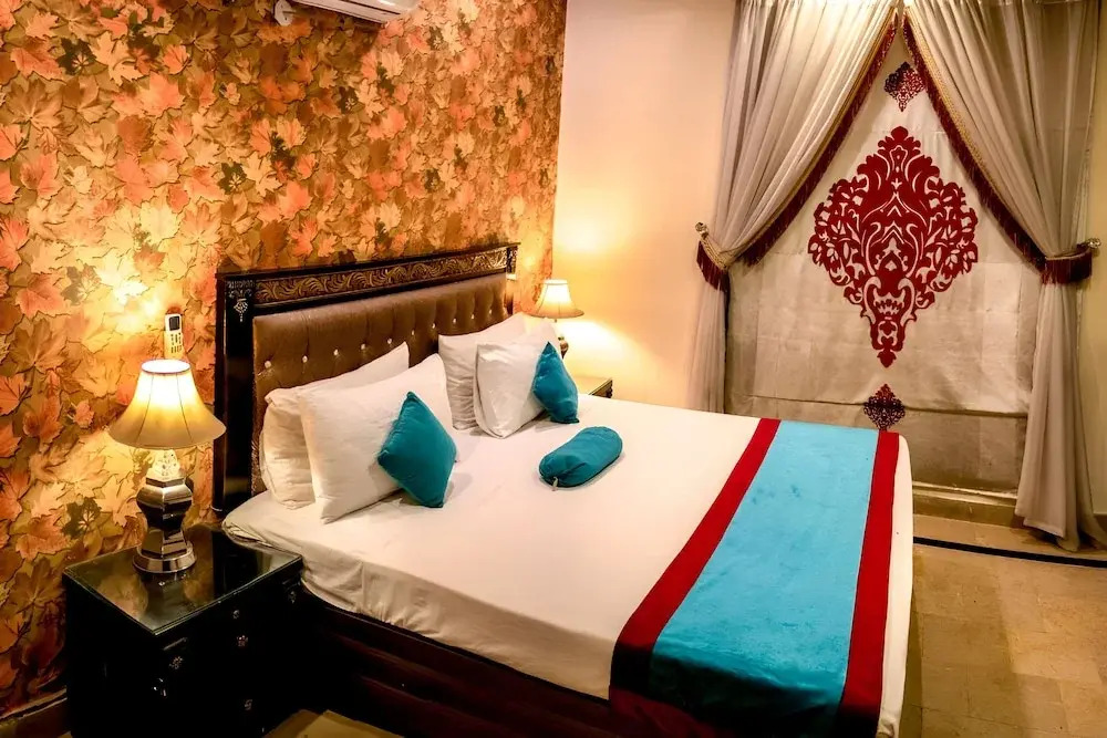 Rose Palace Hotel - Garden Town