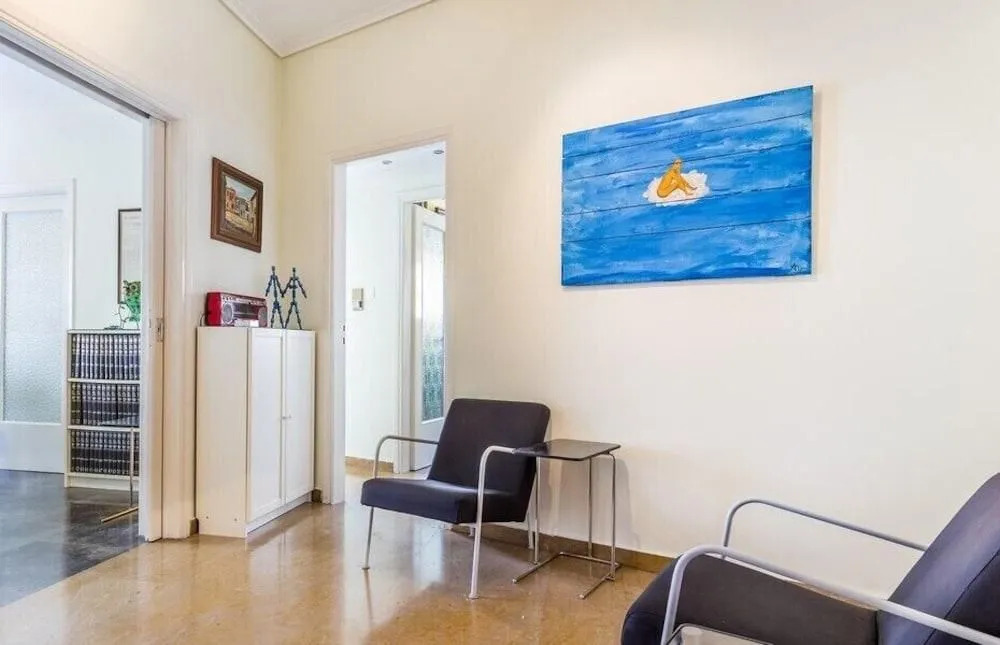 Central apartment with 5 bedrooms near the metro