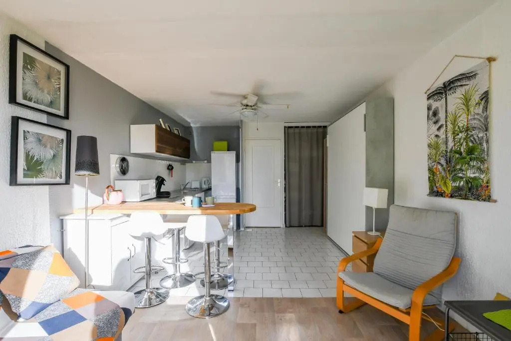 Grand Studio lumineux, piscine, quartier authentique