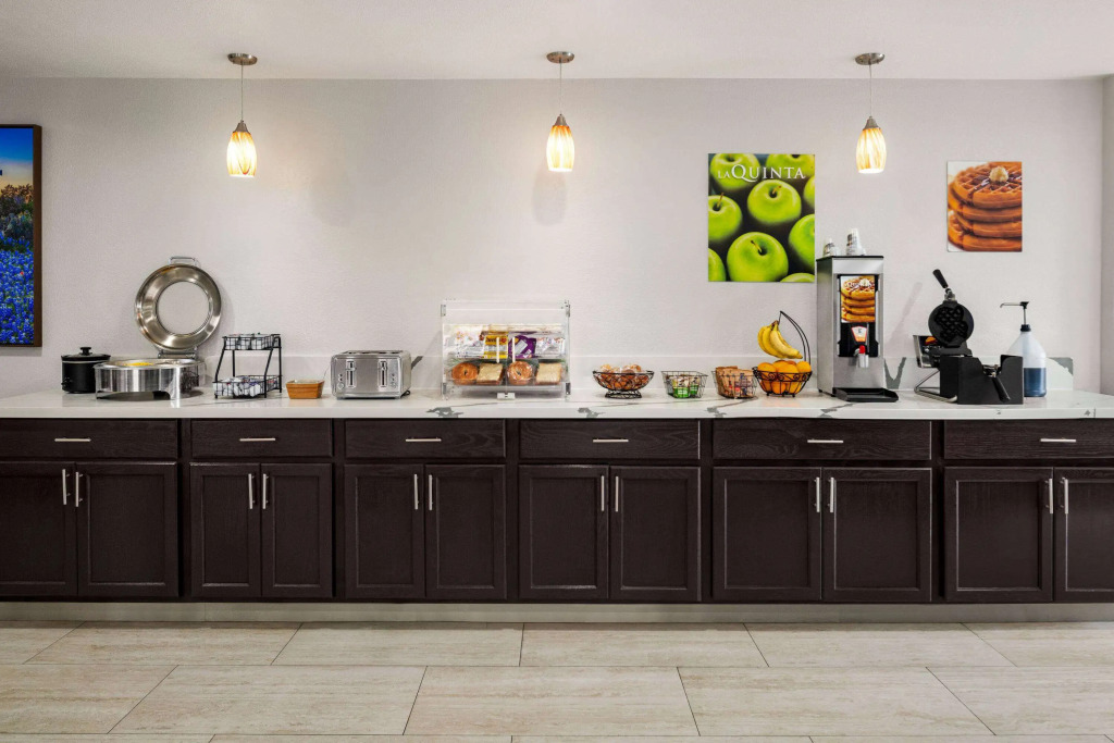 La Quinta Inn by Wyndham Victoria