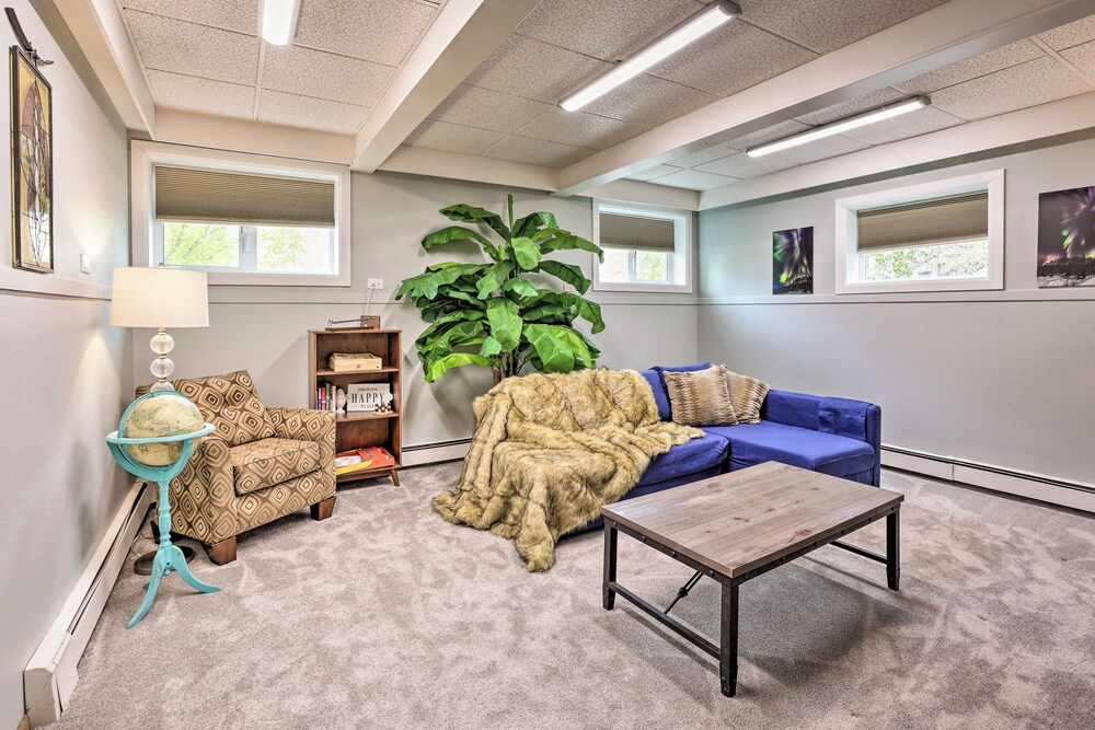 Vibrant 3BR Near Downtown w/ Fireplaces
