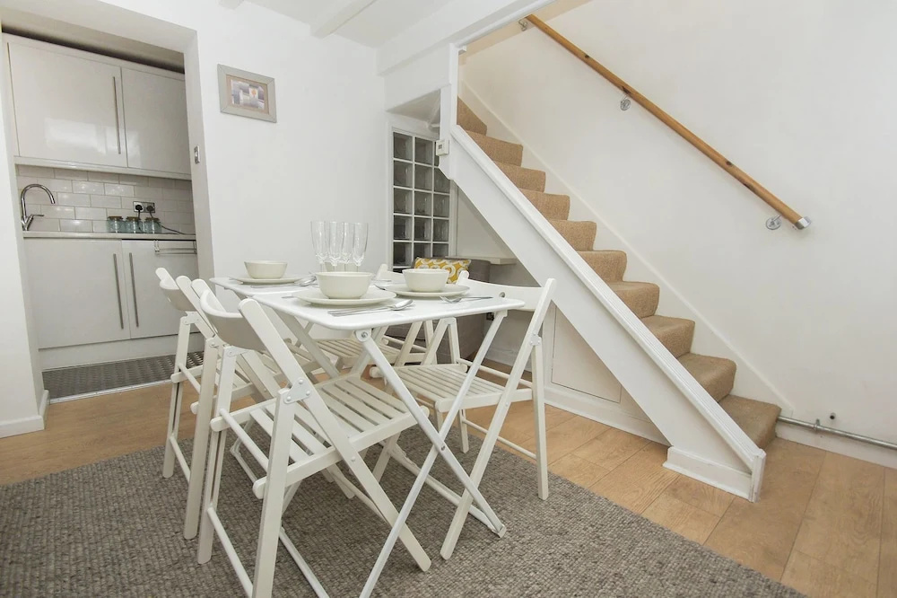 Marine Gardens - Central - by Brighton Holiday Lets