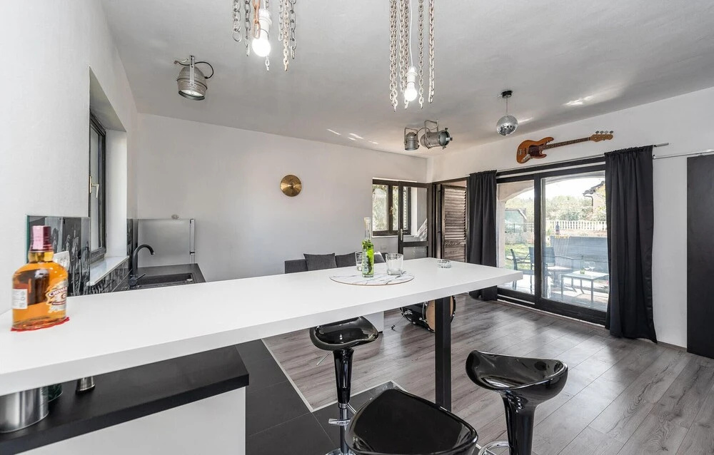 Beautiful Home in Privlaka With Wifi and 4 Bedrooms