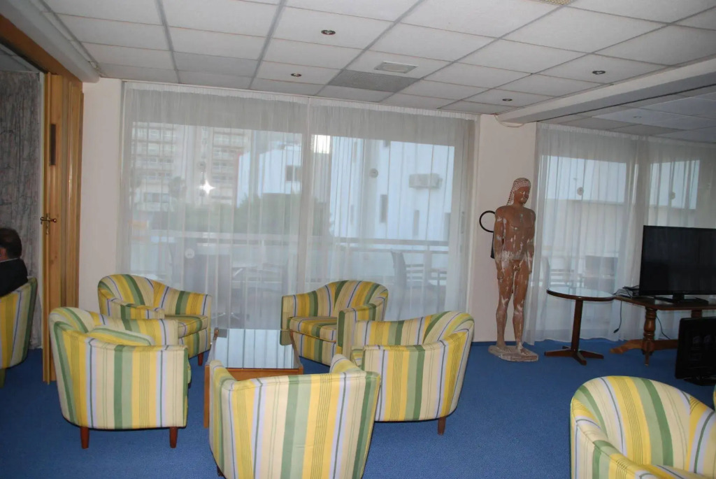 The Caravel Hotel