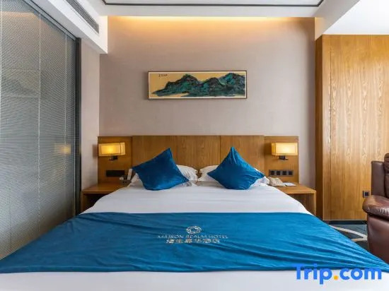 Maison Realm Hotel
