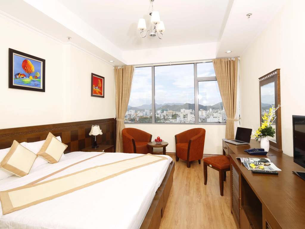 Holiday Central Nha Trang