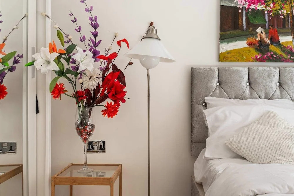 Beautiful Studio W/patio Near London Bridge