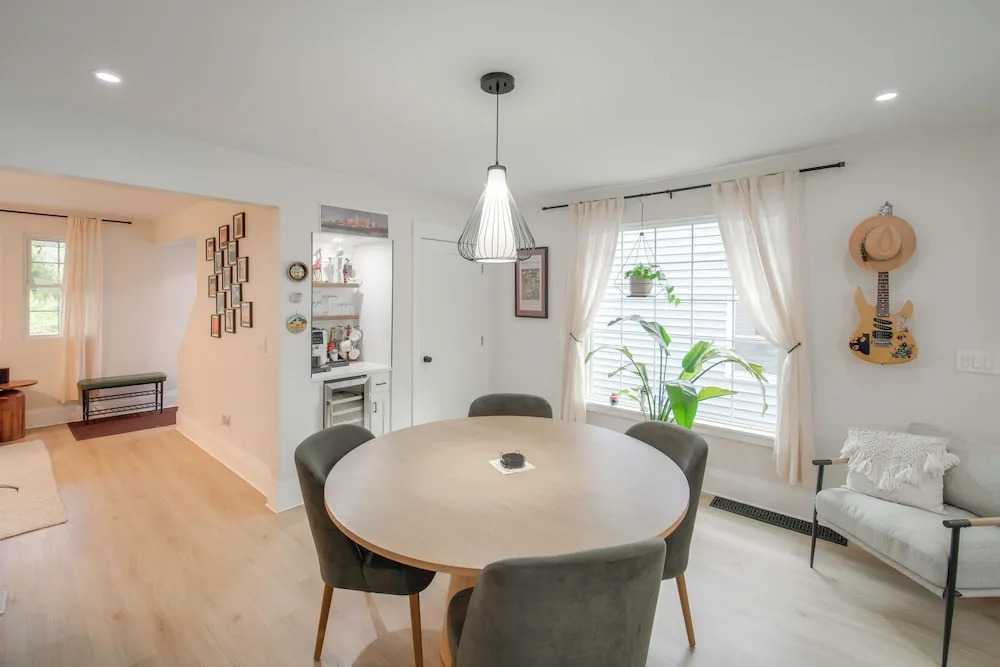 Tremont Retreat w/ Putting Green Near Downtown