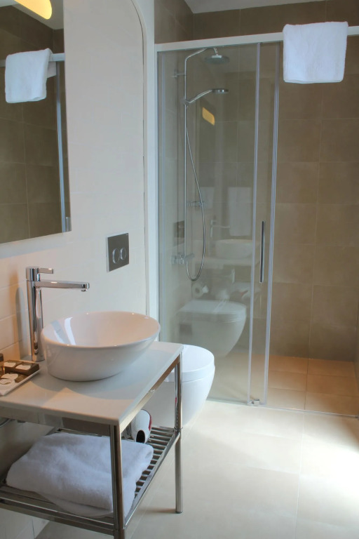 Upsuites Hotel
