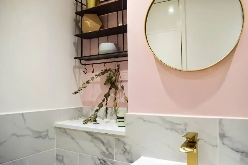 Stylish 3 Bedroom Home With Roof Terrace