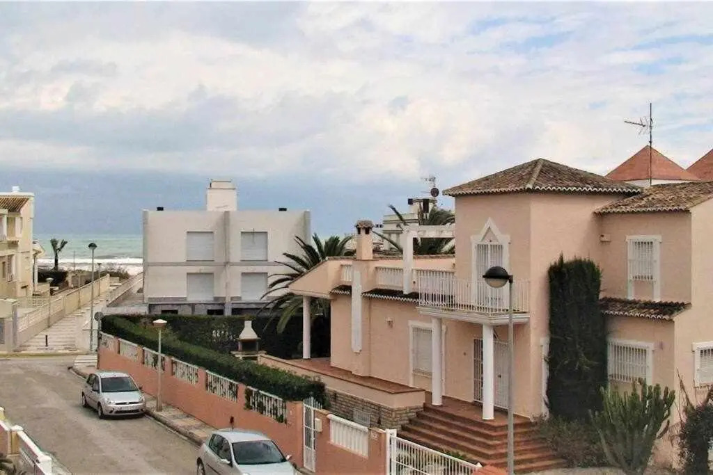 Casa a 85 metros playa 158m dorm WIFI AA
