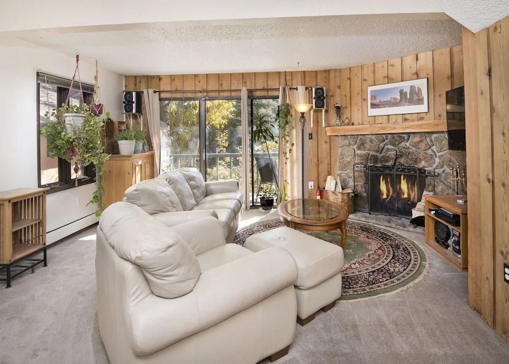 West Vail Riverfront Lodging, Colorado