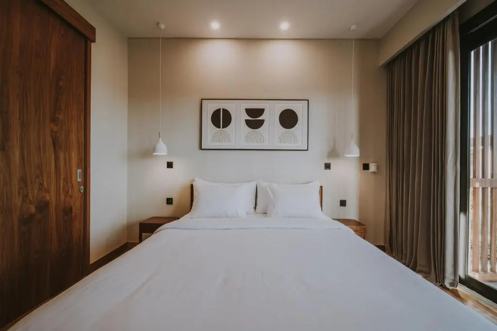 New 4 Br 5 Min Walk To Berawa Beach Enclosed Livng
