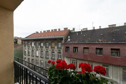 Monroe Central Budapest