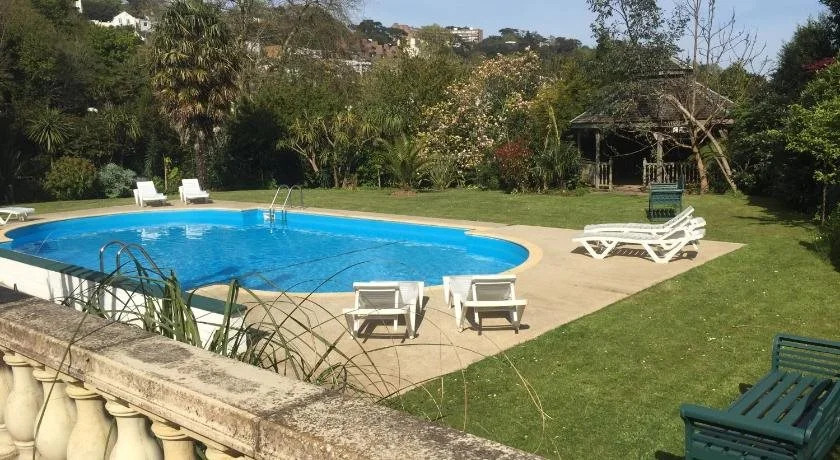 Palm Grove Apartments