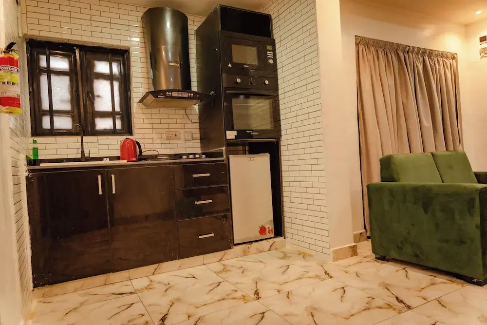 1-bed Flat - Lekki Phase 1 - Pool - Spa - Balcony
