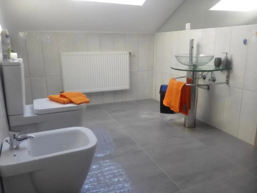 A. Einstein 9A Apartament