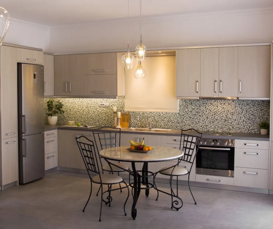 Pithos Apartments