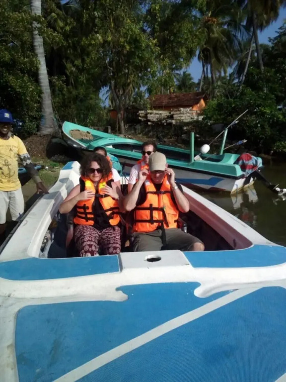 Naaval Beach Villa & Rooms