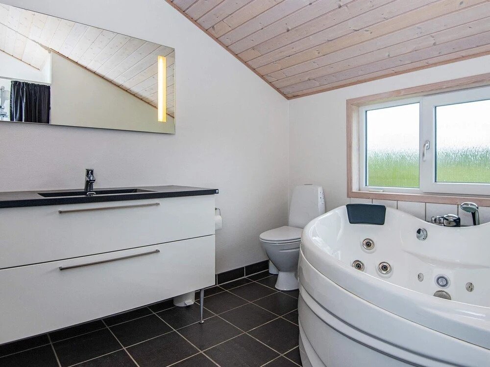 Quaint Holiday Home in Hemmet Jutland With Indoor Whirlpool