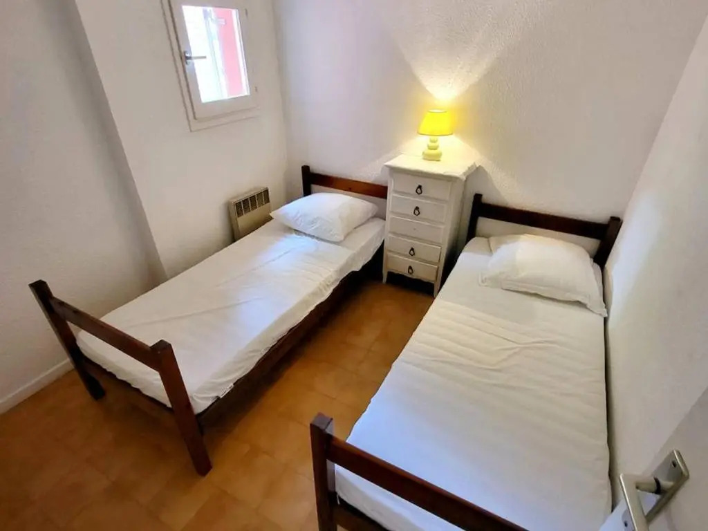 Appartement Six-Fours-les-Plages, 3 pièces, 5 personnes - FR-1-316-104