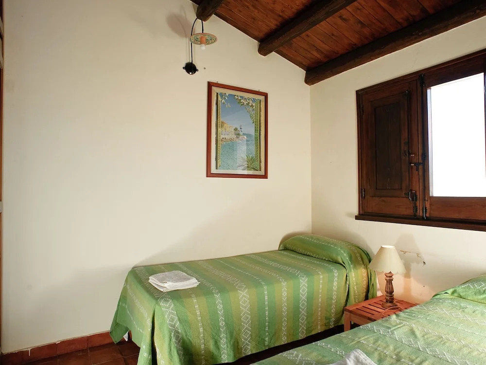 Beautiful Villa With Large Garden, Pool and Breathtaking Views