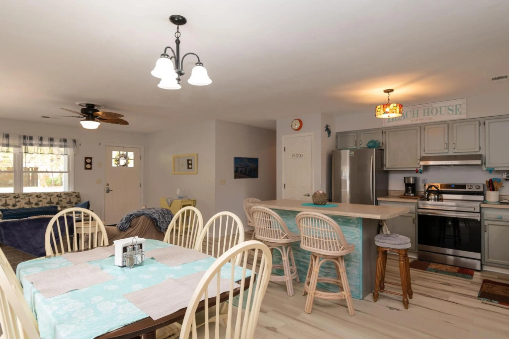 Blu-By-U by Oak Island Accommodations
