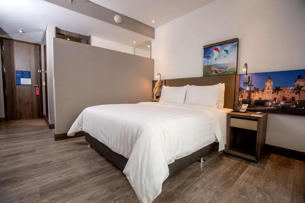 Hampton San Isidro para Lima Tours
