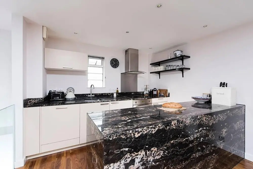 Luxurious 2 BR Apartment near Hyde Park