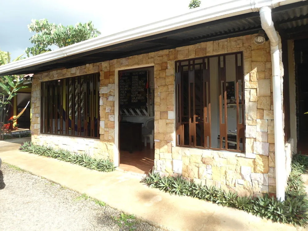 Cabinas Pura Vida B&B and Tour Operator