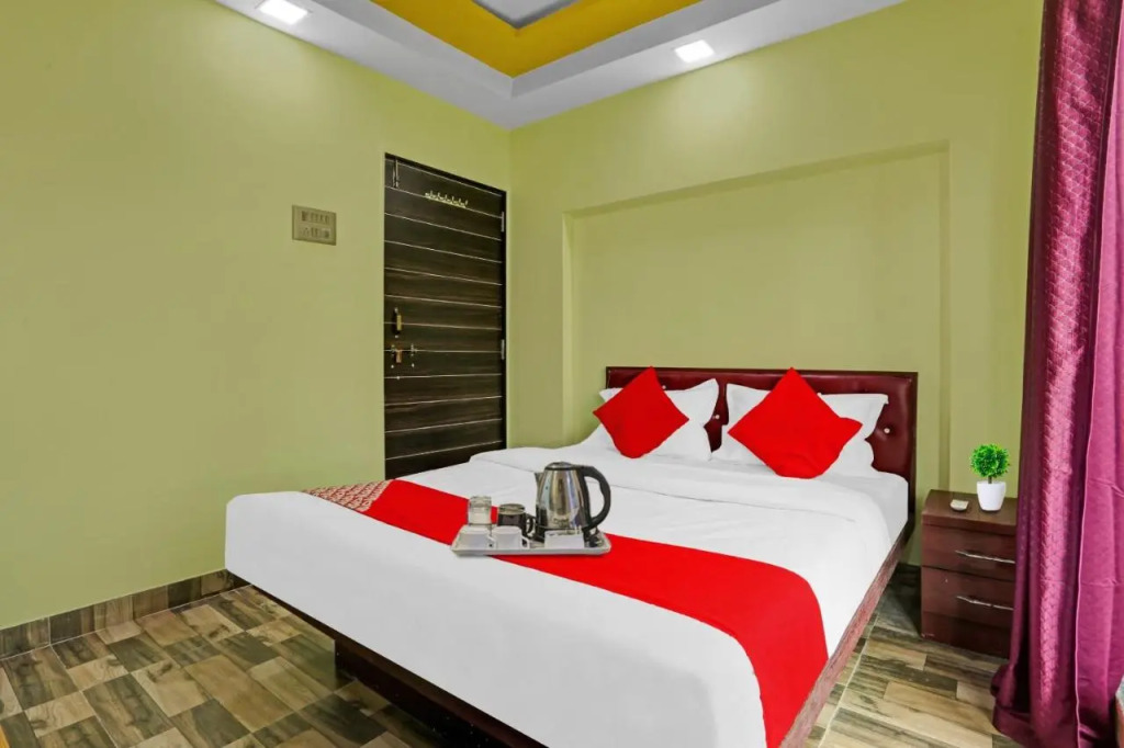 OYO 700169 Om Sai Ram Residency