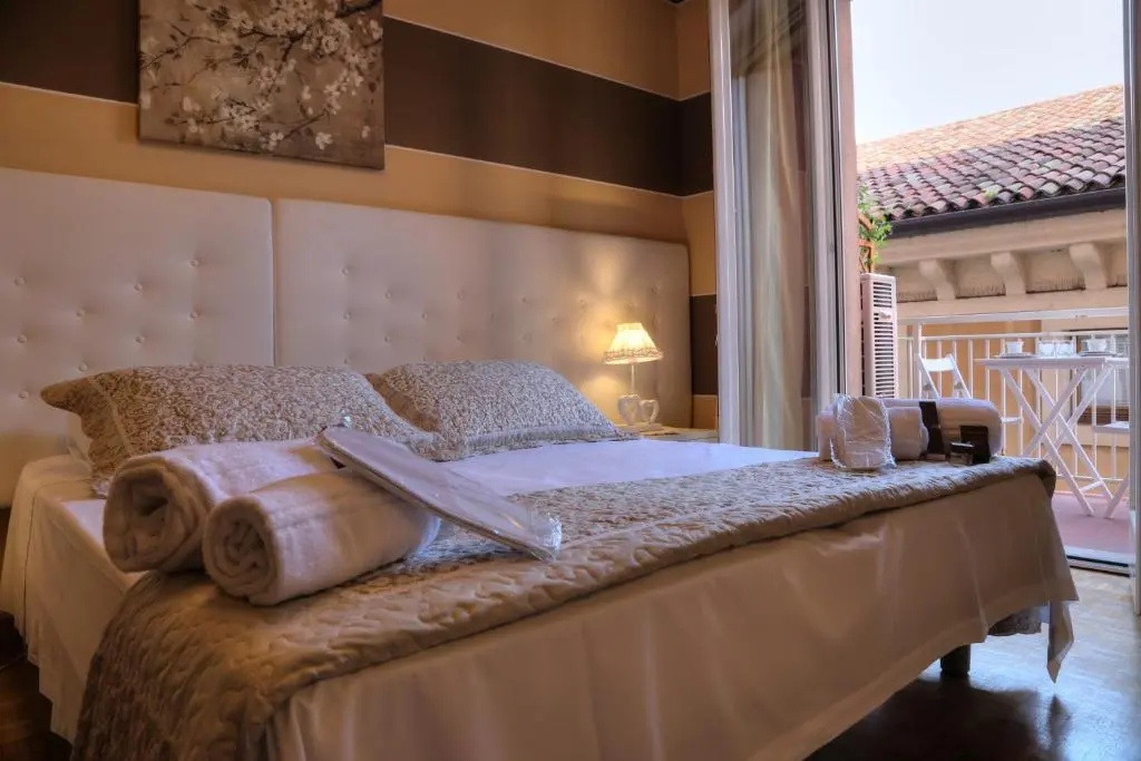 La Casetta di Lina Rooms and Apartments