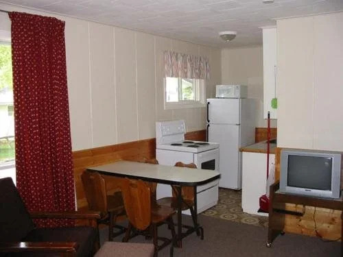 Bel Air Cottages and Motel