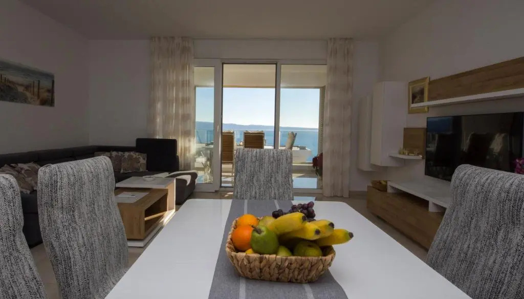 Sea view apartment EMA