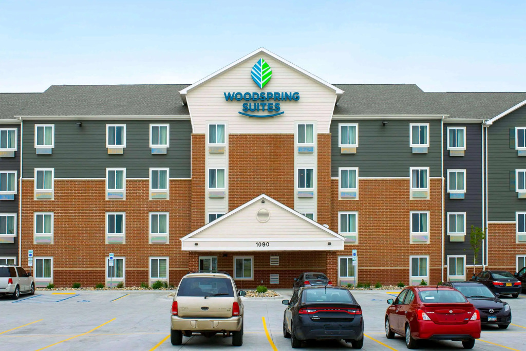 WoodSpring Suites Fargo North Near NDSU